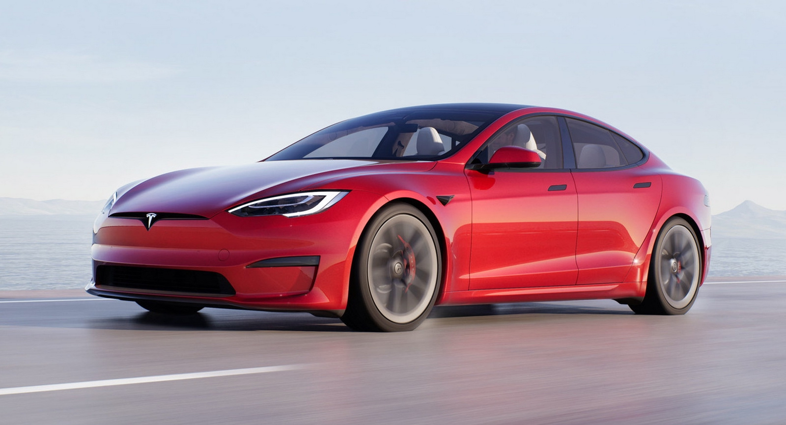 Tesla Model S 2021 in città